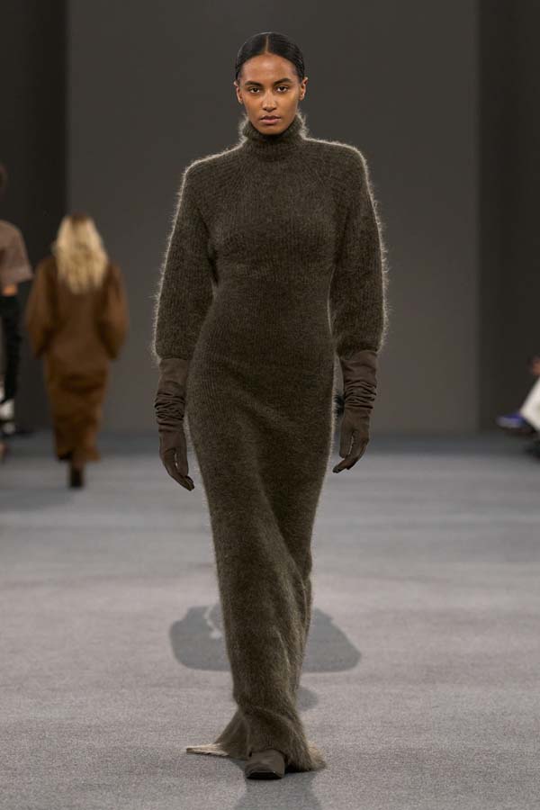 Ancient & Modern: Fall-Winter 2026 Fashion Show | Max Mara